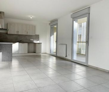 Location Appartement 3 pièces 61m² VAULX EN VELIN 69120 - Photo 1
