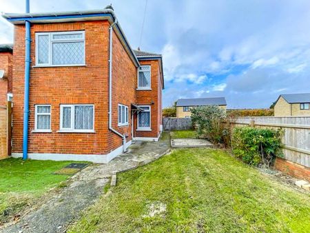 3 bedroom detached house to rent - Photo 2