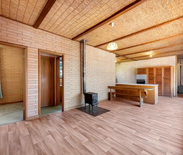 Spacious Family Home in Banksia Park - Photo 6