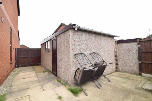 Fernleigh Court, Wakefield - Photo 1