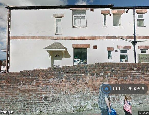 1 bedroom in a flat share to rent - Photo 1