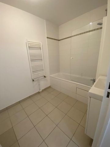 location Appartement T4 DE 84.7m² À CACHAN - Photo 4