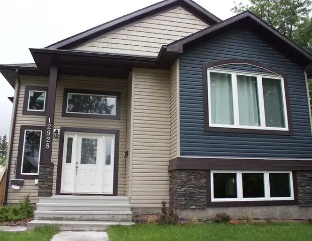 New Beautiful Main Floor for Rent | 12928 122 St NW, Edmonton - Photo 1