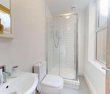 6 bedroom house to rent - Photo 1