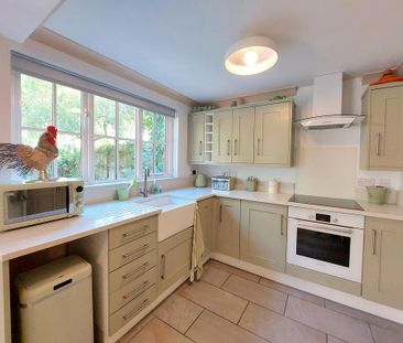 3 bedroom semi-detached house to rent - Photo 4