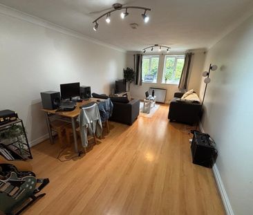 2 Bed Flat, Broomfield Lodge, LS6 - Photo 1