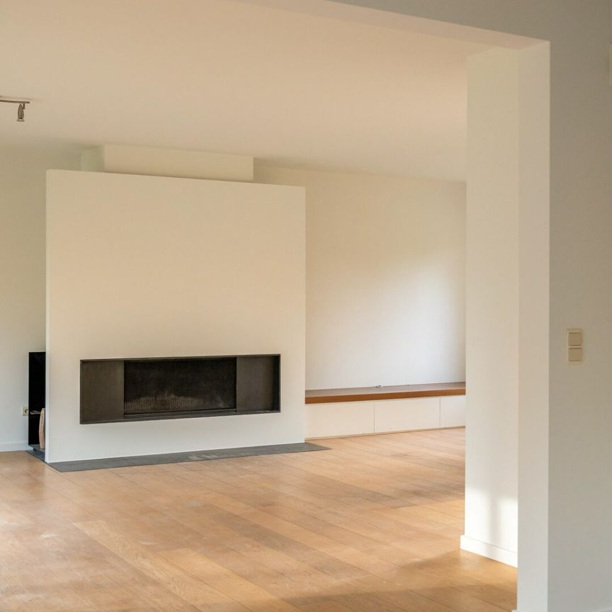 Charmante en ruime villa met tuin op wandelafstand van het dorpscentrum Sint-Martens-Latem - Foto 1