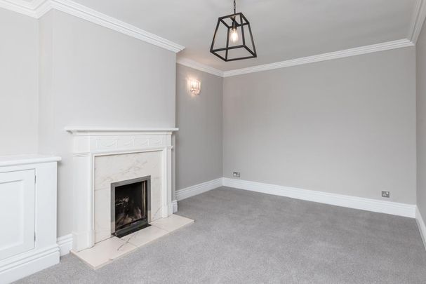 4 bedroom end of terrace house to rent - Photo 1