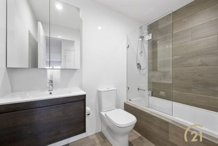 Spacious Modern 2 Bedroom Apartment in Prime Liverpool CBD Location! - Photo 4