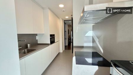 2 room luxury Flat for rent in Madrid, Autonomous Region of Madrid - Photo 3