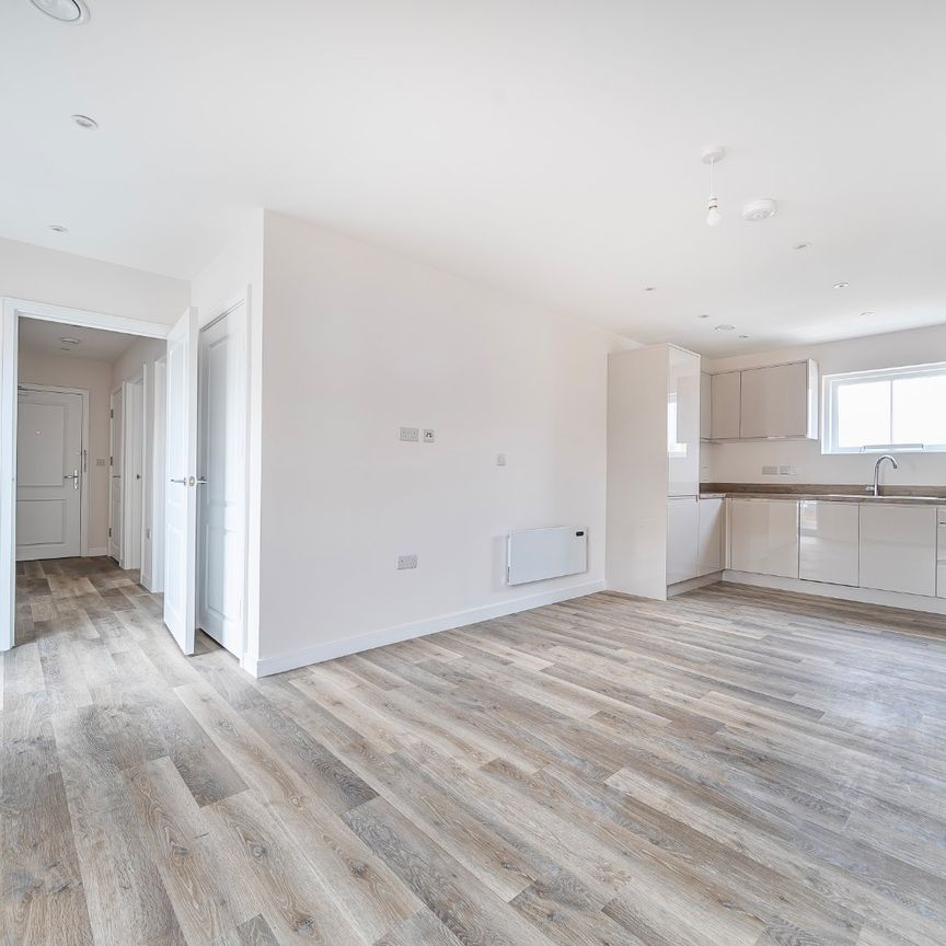 London Road, Kingston Upon Thames, KT2 - Photo 1