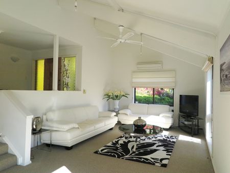 1/6 Stratton Avenue Lenah Valley TAS 7008 Australia - Photo 2