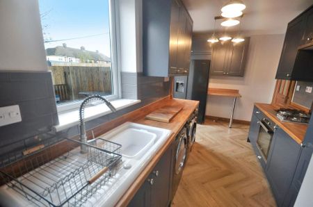 3 bedroom terraced house to rent - Photo 5