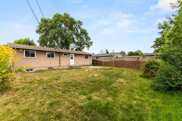 For Lease - 320 Reynolds Drive Unit# B, Orleans - Cumberland and Area, Ontario - Photo 1