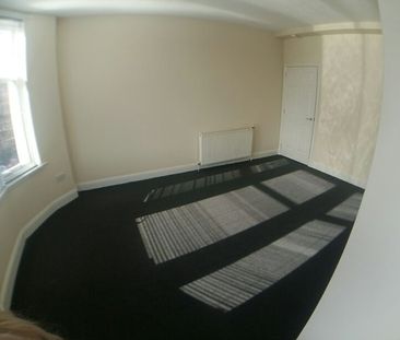 1 Bed Flat, Elizabeth Street, G51 - Photo 1
