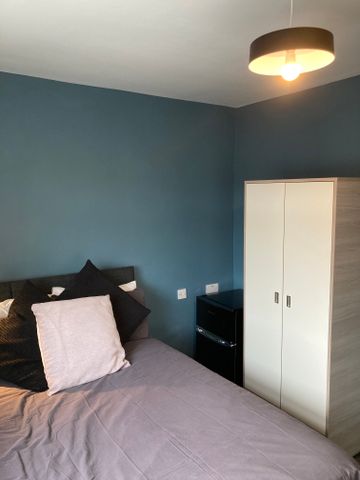 Viewing appointments available - Photo 4