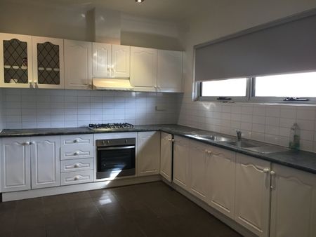 WALKING DISTANCE TO CHAPEL STREET!! - Photo 4