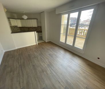 Plein centre-ville Appartement Poissy 2 pièces avec terrasse, - Photo 2