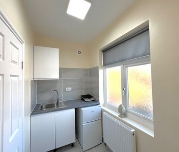 Studio Flat, Lo, W3 - Photo 2