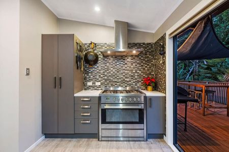 Charming Beach Haven Family Home - Photo 2