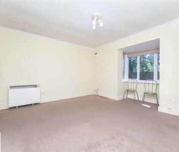 Acorn Grove, Hayes, UB3 - Photo 4