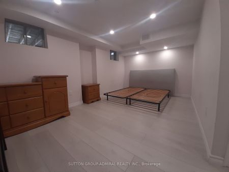 For Lease - 1331 Major Mackenzie Drive Unit# 102 Lower, Vaughan, Ontario - Photo 2