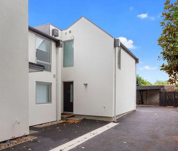 Beautiful Apartment in Merivale - Photo 3