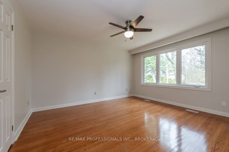 For Lease - 22 Fabian Place, Toronto, Ontario - Photo 2