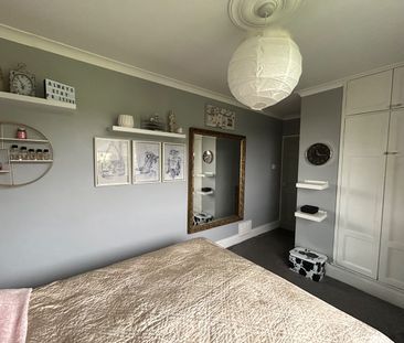 Room in a Shared House, Tynwald Drive, LS17 - Photo 3