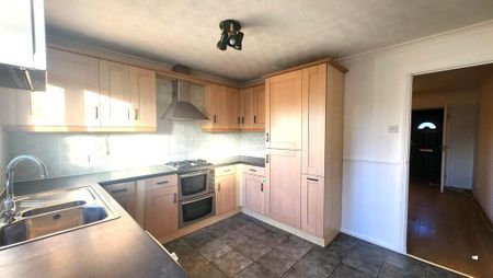 2 bedroom terraced house to rent - Photo 3