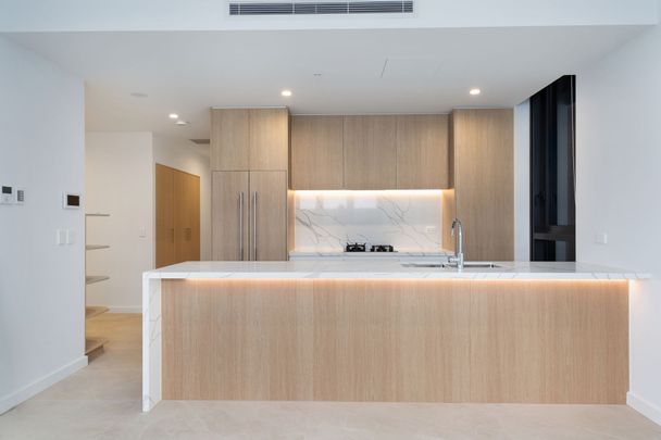 Uniquely Customised Brand-New 3-Bed Apartment in the Heart of Gosford CBD - Photo 1