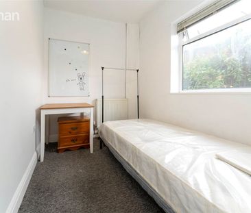 6 bedroom house to rent - Photo 2