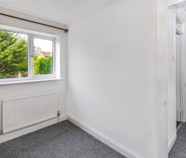 2 bedroom semi-detached house to rent - Photo 4