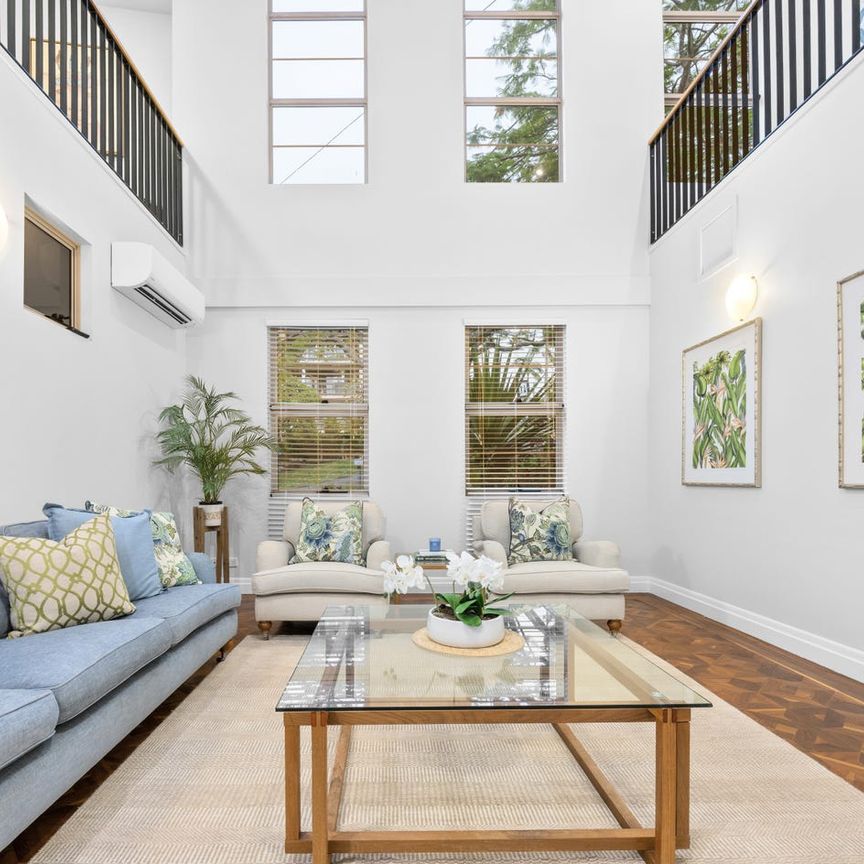 Executive Home with Incredible Views - Photo 1