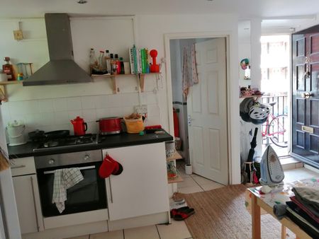 1 Bed Flat, Darcy House, E8 - Photo 3