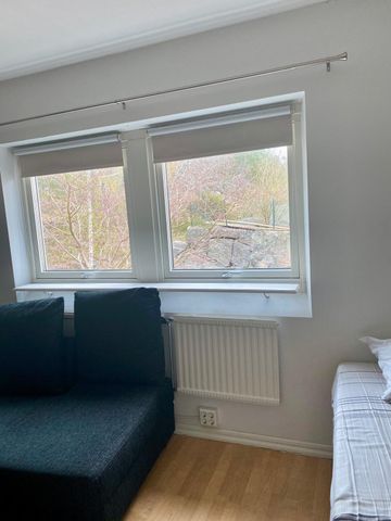 Körsbärsgatan, Älta - Photo 3