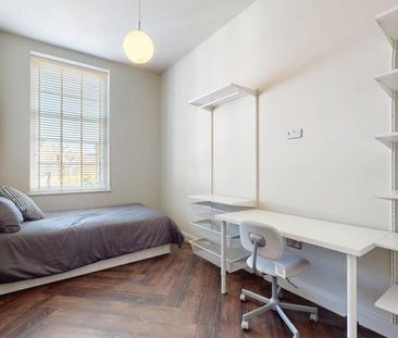 4 bedroom flat to rent - Photo 3