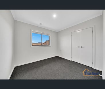 38 Maggie Crescent, Mambourin, Vic 3024 - Photo 3