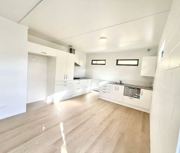 Charming self contained flat. - Photo 3
