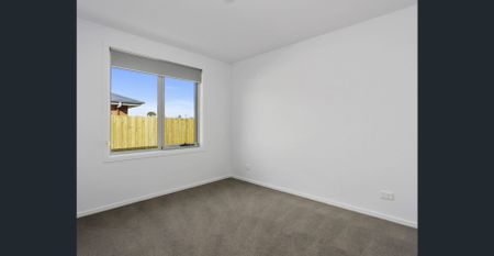 Modern Unit in Heart of Sorell - Photo 2