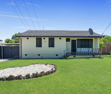 Family home near Liverpool amenities - Photo 4