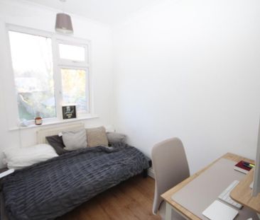 3 bedroom terraced house to rent - Photo 6