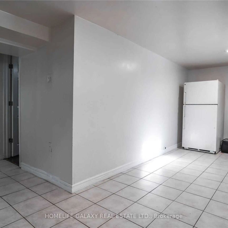 Detached Home For Lease | E8430244 - Photo 1