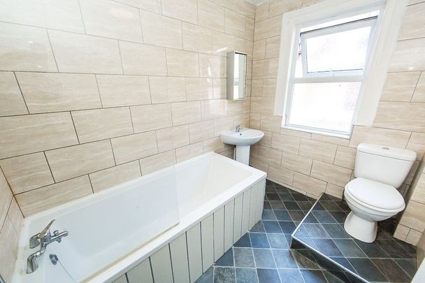 Claremont Villas, Hyde Park, Leeds - Photo 1