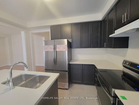 Detached Home For Lease | E8144668 - Photo 4