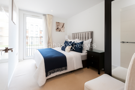 3 bedroom apartment to rent - Photo 4