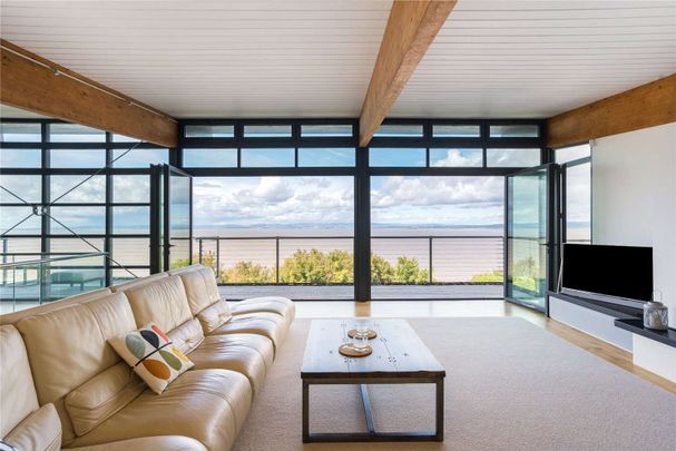 An exceptional luxury property with unrivalled sea views - Photo 1