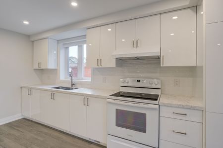 For Lease - 83 Clairton Crescent, Toronto, Ontario - Photo 3