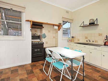 218 Kline Street, Ballarat East - Photo 2