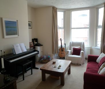 2 bed Apartment - To Let - Photo 3